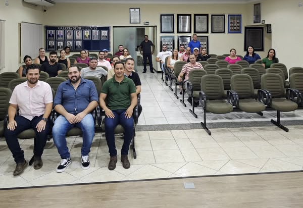 PRIMEIRA REUNIÃO COM O COMERCIO LOCAL
